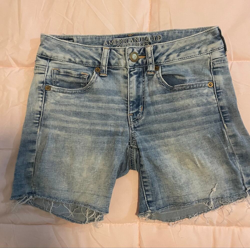 Women’s American Eagle Superstrech Jean Shorts Size 2
